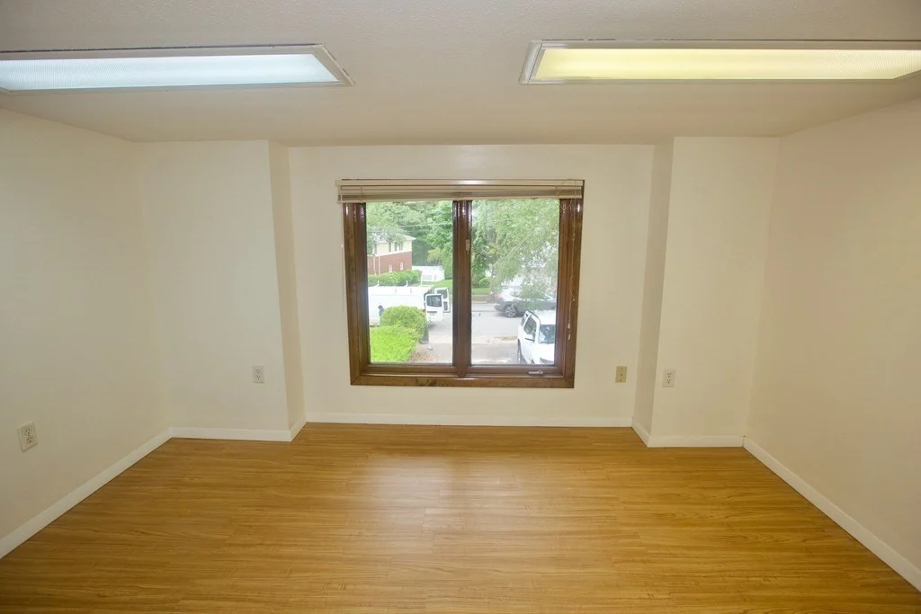 4 bed, 2 bath apartment for rent at 54 Drumlin Rd, Newton — photo 7 of 13