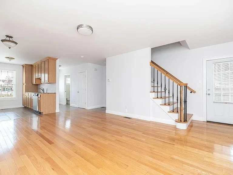 3 bed, 2 bath apartment for rent at 54 East Silver St Unit B, Westfield — photo 3 of 21