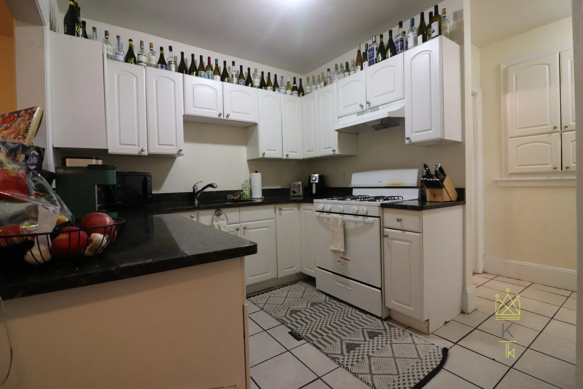 4 bed, 1 bath apartment for rent at 54 Egmont St Unit 1, North Brookline — photo 10 of 11