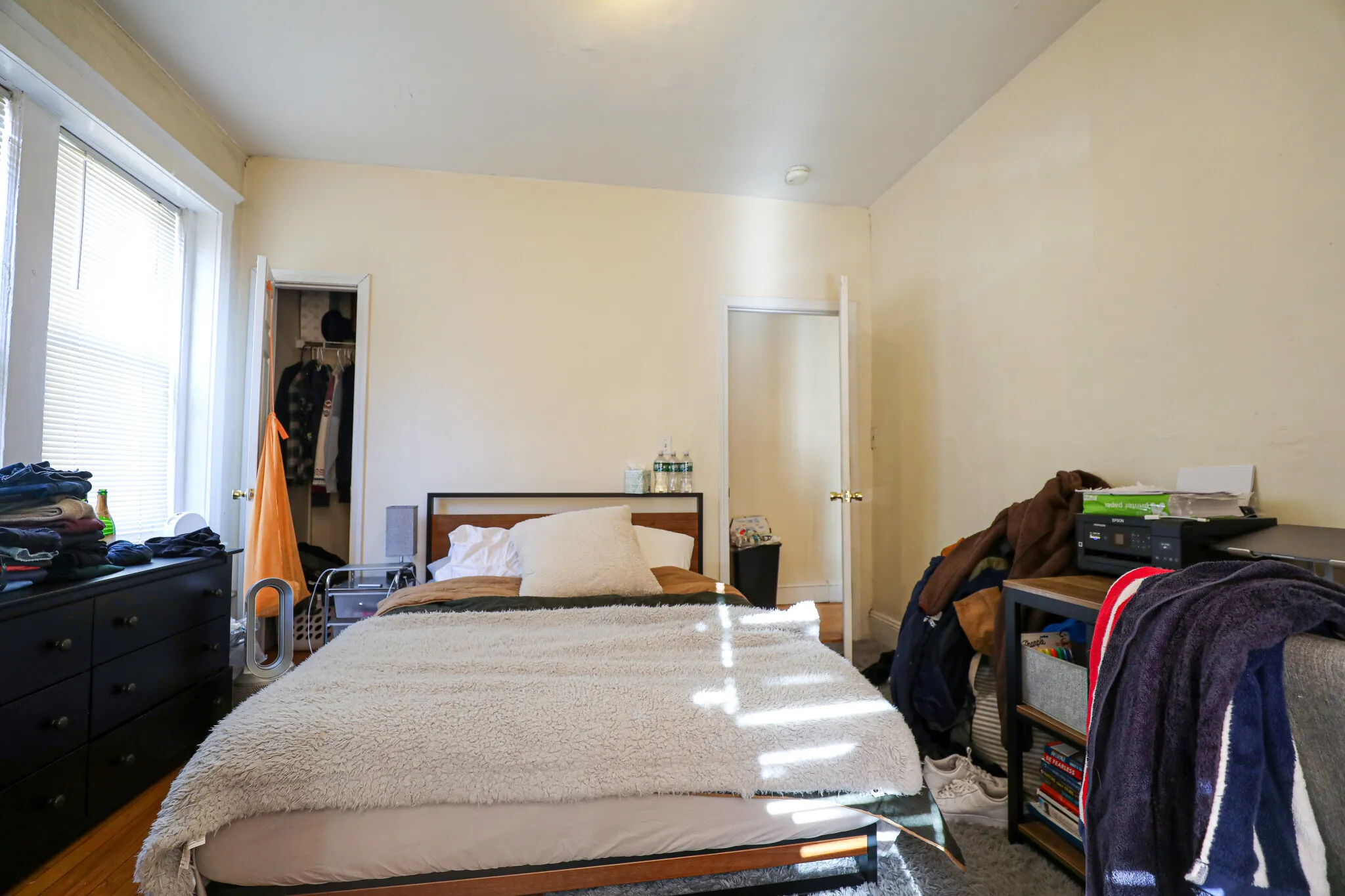 3 bed, 1 bath apartment for rent at 54 Egmont St Unit 2, North Brookline — photo 3 of 8