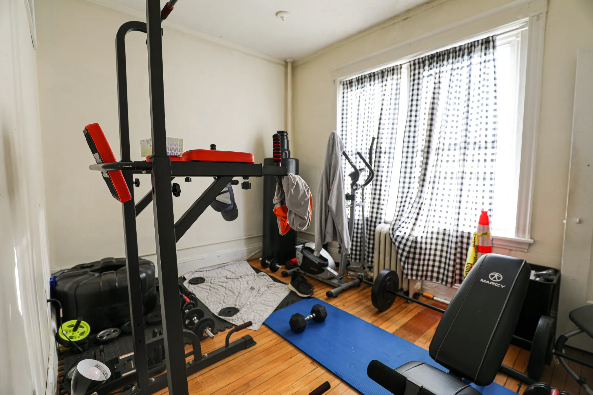 3 bed, 1 bath apartment for rent at 54 Egmont St Unit 2, North Brookline — photo 5 of 8