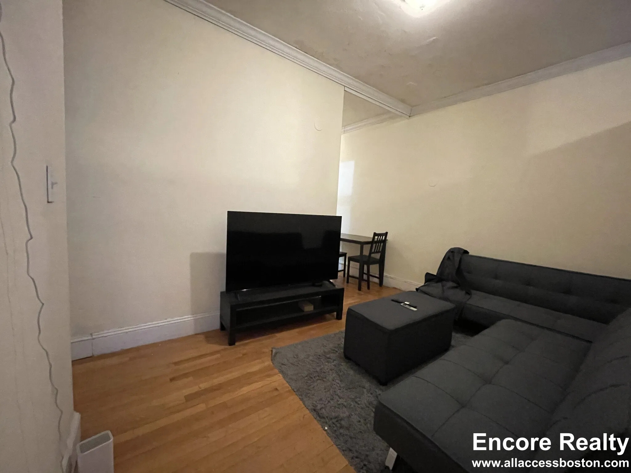 3 bed, 1 bath apartment for rent at 54 Egmont St Unit 2a, North Brookline — photo 8 of 18