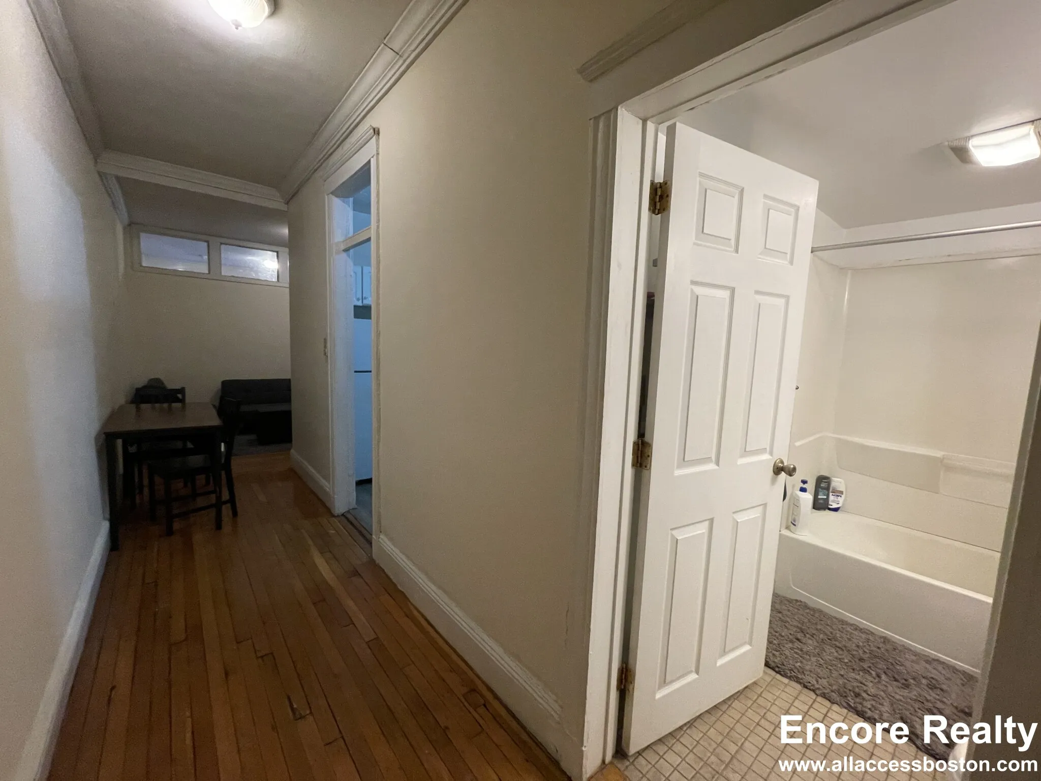 3 bed, 1 bath apartment for rent at 54 Egmont St Unit 2a, North Brookline — photo 3 of 18