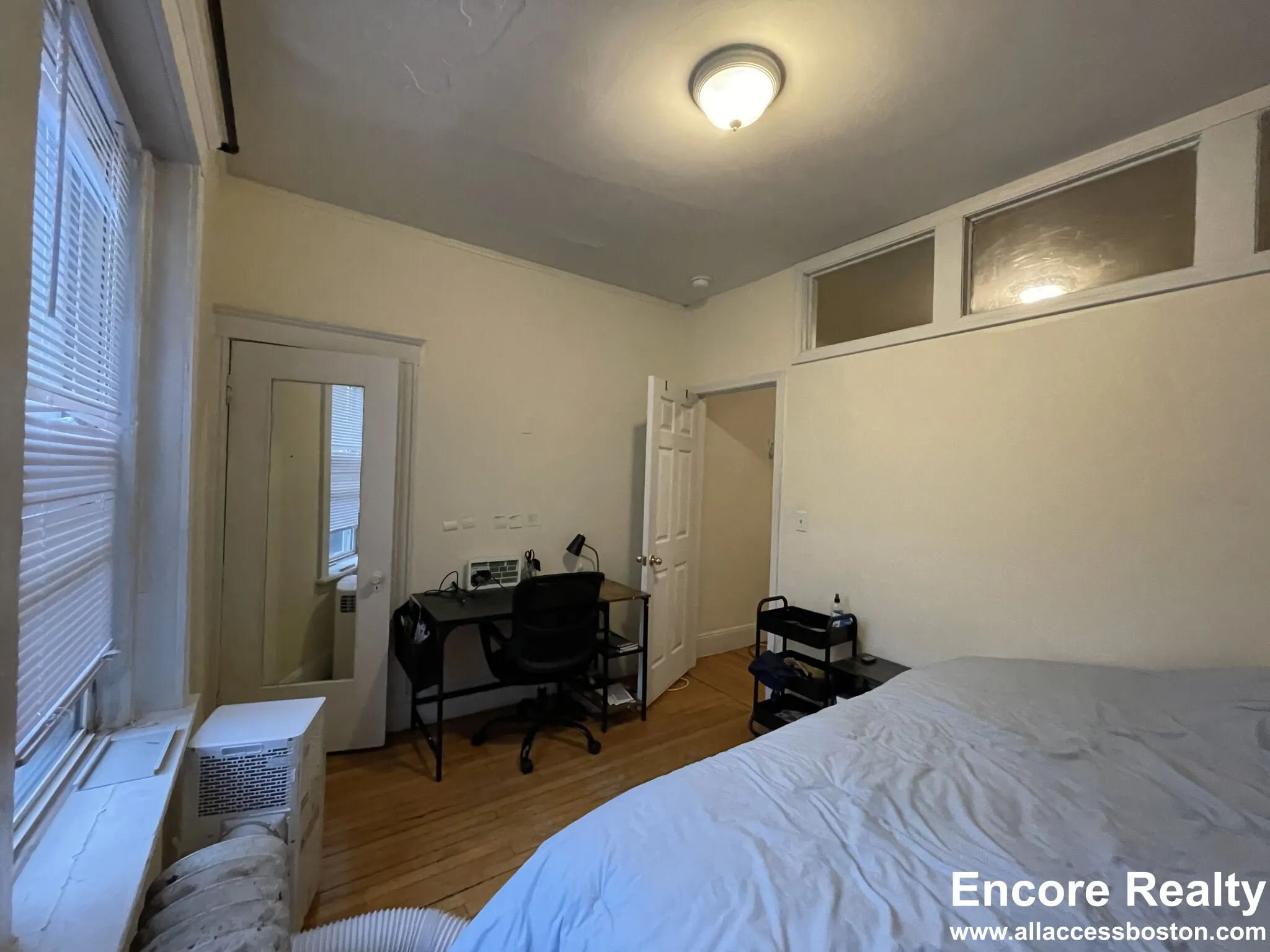 3 bed, 1 bath apartment for rent at 54 Egmont St Unit 2a, North Brookline — photo 10 of 18