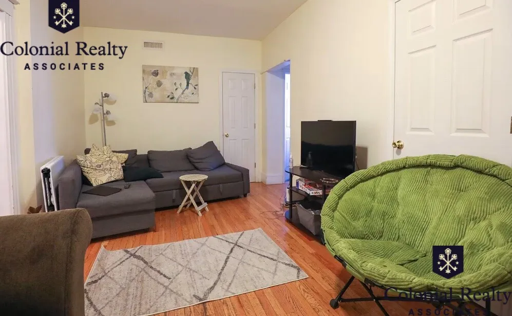 4 bed, 1 bath apartment for rent at 54 Egmont St Unit 3, North Brookline — photo 3 of 29