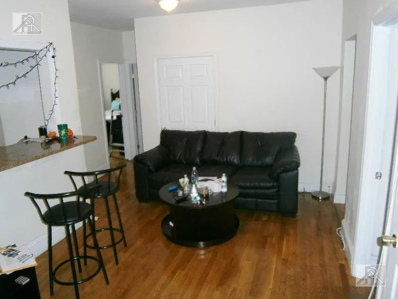 4 bed, 1 bath apartment for rent at 54 Egmont St Unit 5, North Brookline — photo 10 of 11