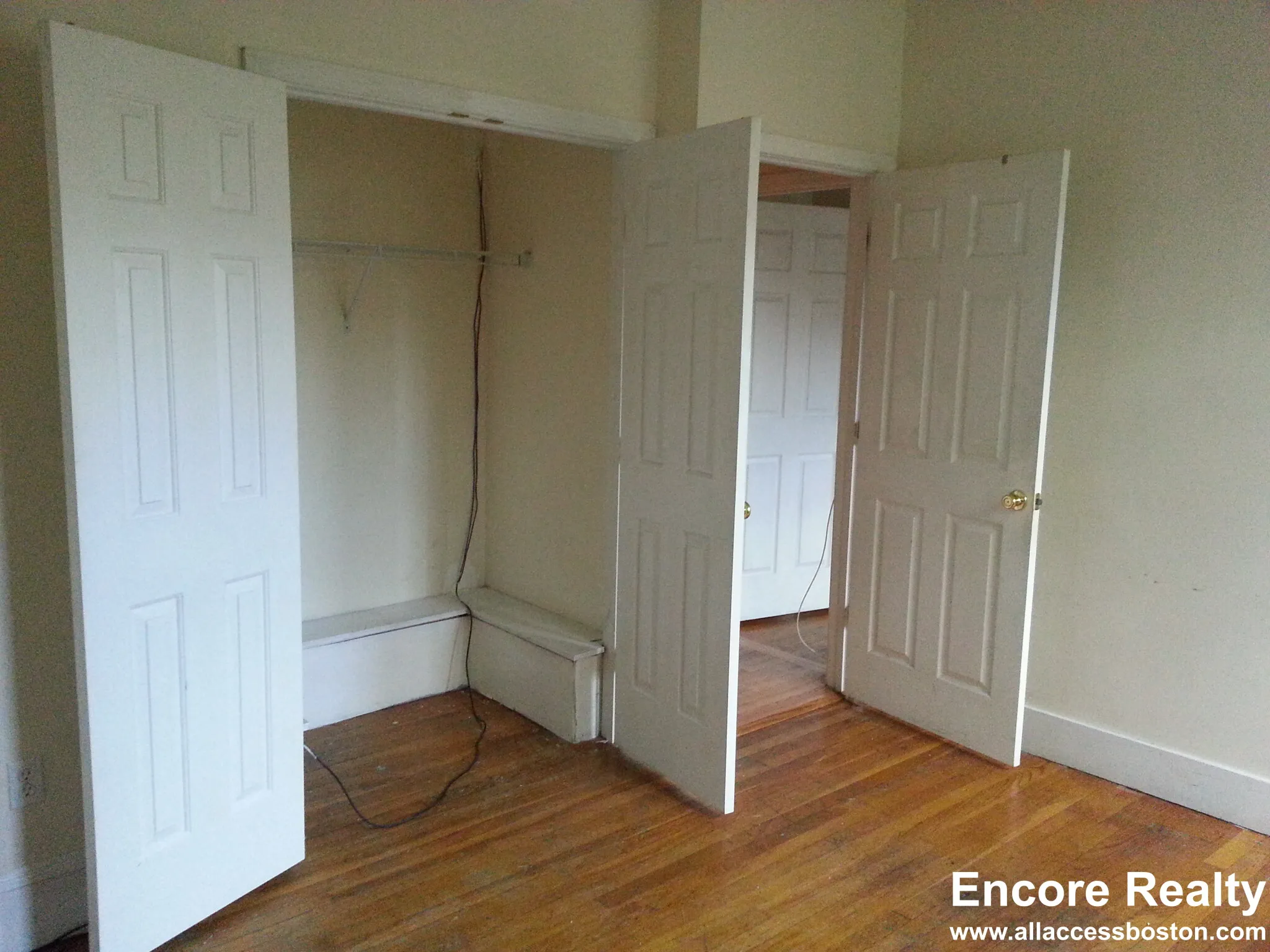 4 bed, 1 bath apartment for rent at 54 Egmont St Unit 99, North Brookline — photo 12 of 22