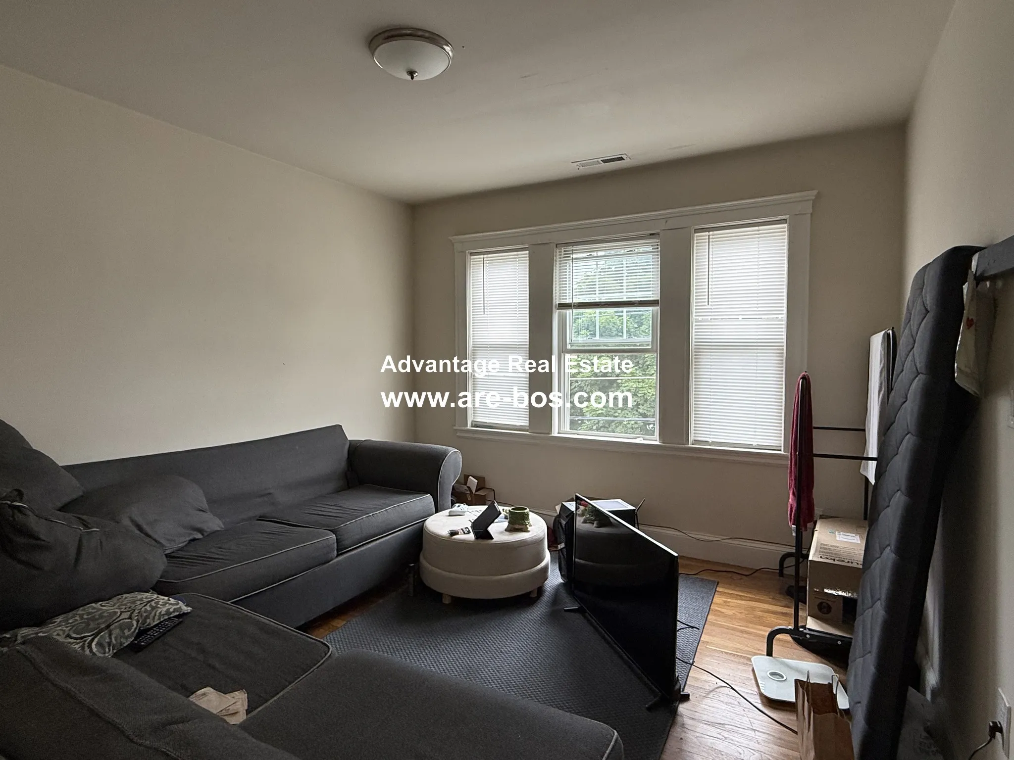 3 bed, 1.5 bath apartment for rent at 54 Englehutt Rd Unit 2, Medford — photo 3 of 36