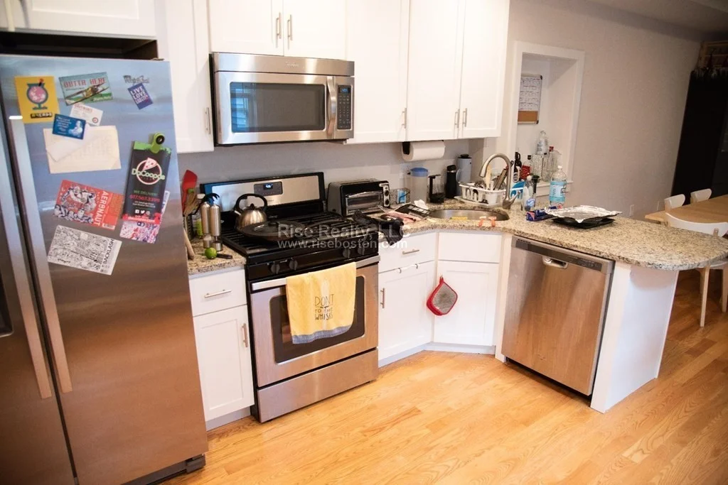 3 bed, 2 bath apartment for rent at 54 Eutaw Unit house, Boston — photo 3 of 15