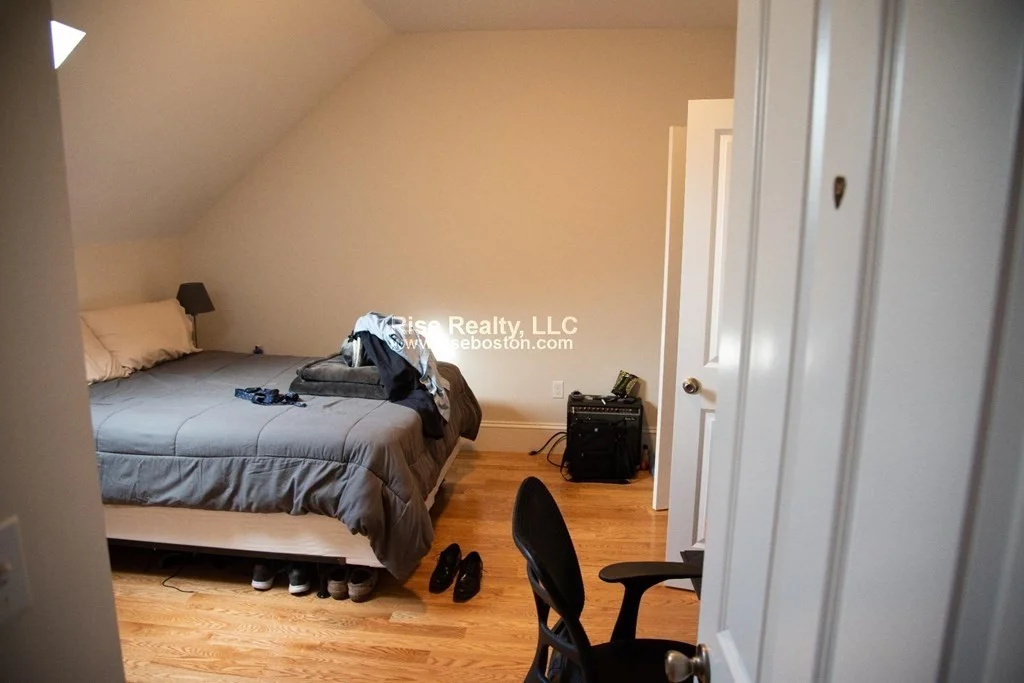 3 bed, 2 bath apartment for rent at 54 Eutaw Unit house, Boston — photo 13 of 15
