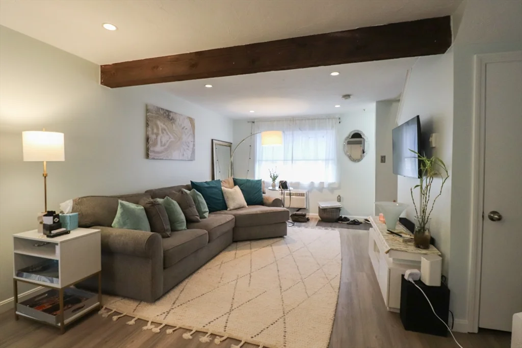 2 bed, 1 bath apartment for rent at 54 Fairfield Park Unit 54, Mansfield — photo 4 of 15