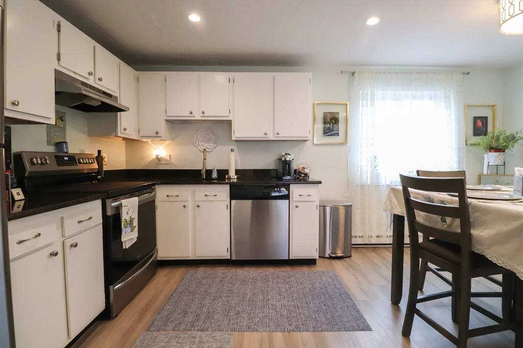 2 bed, 1 bath apartment for rent at 54 Fairfield Park Unit 54, Mansfield — photo 2 of 15