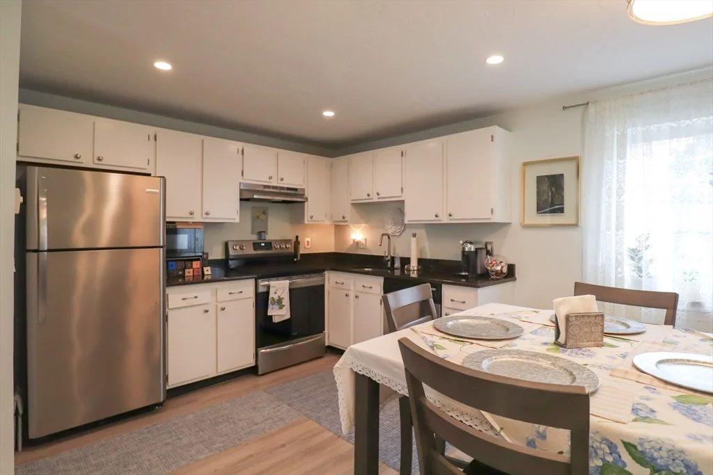 2 bed, 1 bath apartment for rent at 54 Fairfield Park Unit 54, Mansfield — photo 1 of 15