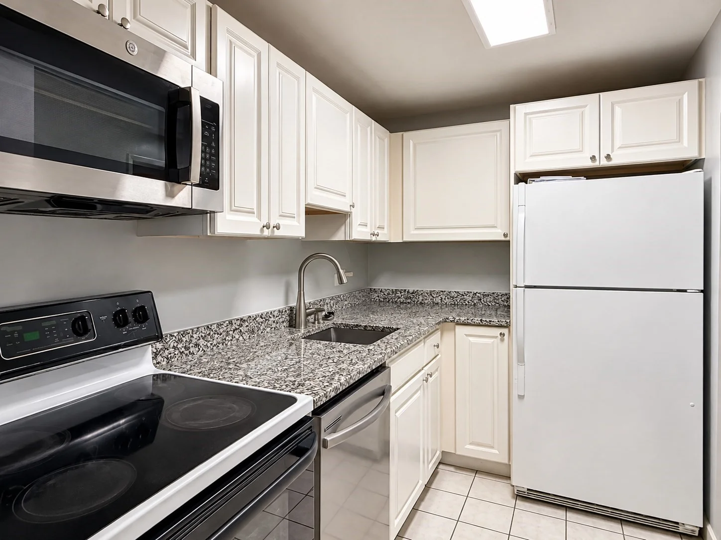 2 bed, 1 bath apartment for rent at 54 Fountain Ln Unit 5, Weymouth — photo 5 of 14