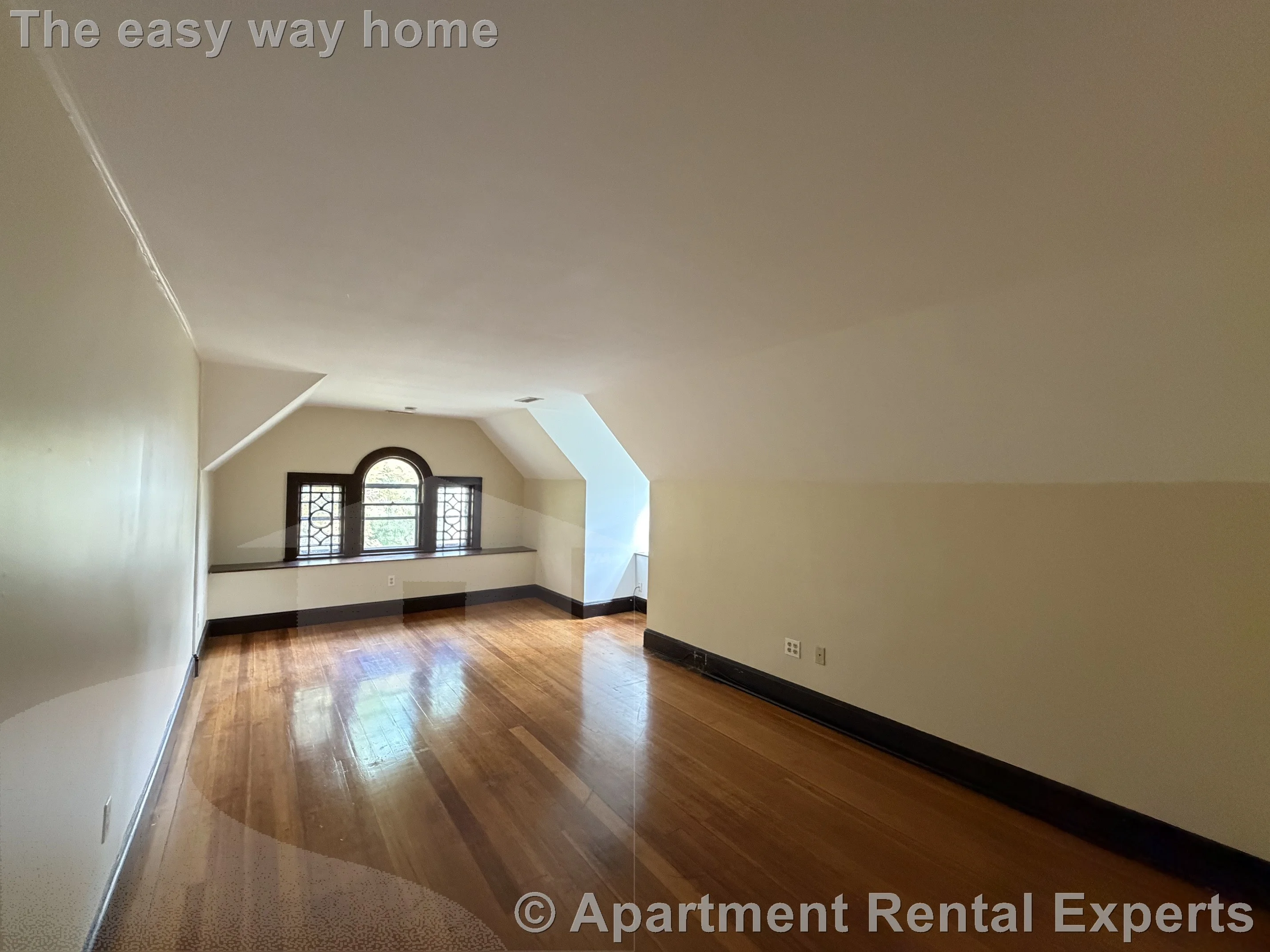 2 bed, 1 bath apartment for rent at 54 Garfield St Unit A, Baldwin — photo 4 of 11