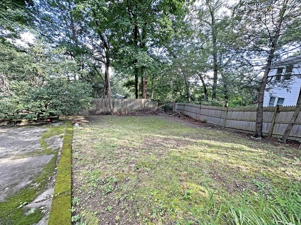 3 bed, 1 bath apartment for rent at 54 Grove Hill Park Unit 54, Newton — photo 17 of 19