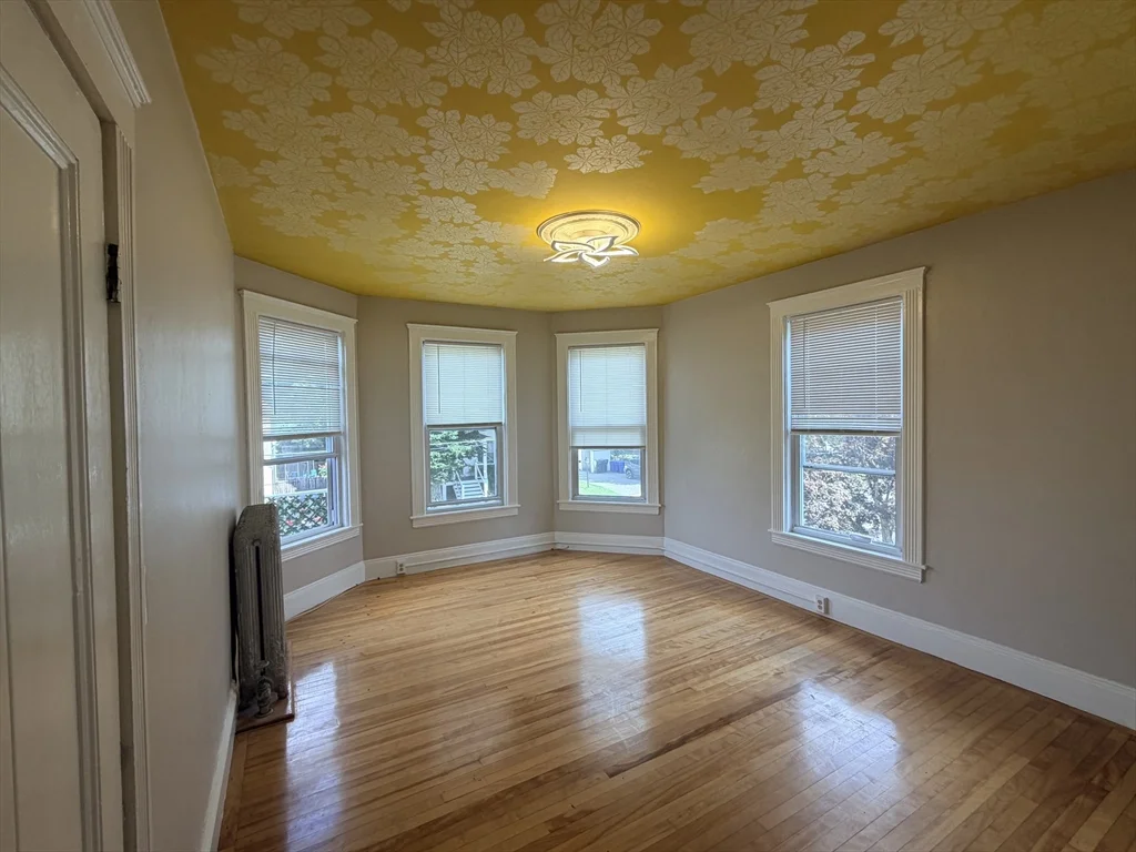 3 bed, 1 bath apartment for rent at 54 Highland Ave Unit 2, Haverhill
