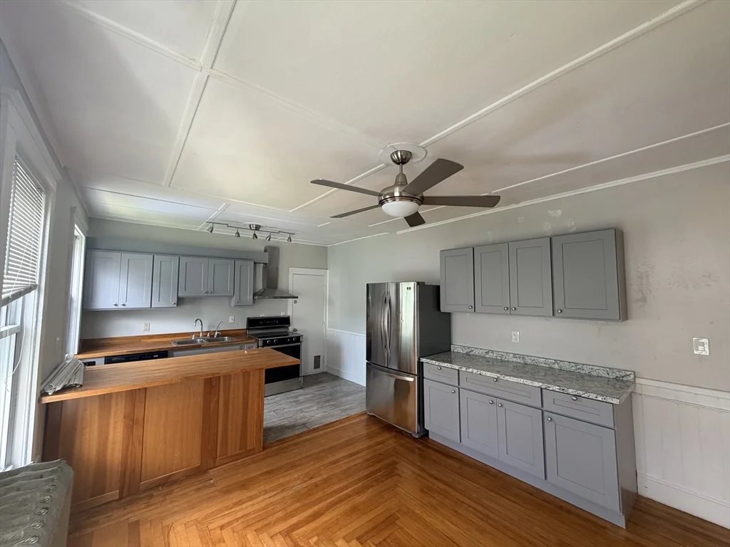 3 bed, 1 bath apartment for rent at 54 Highland Ave Unit 2, Haverhill — photo 8 of 11