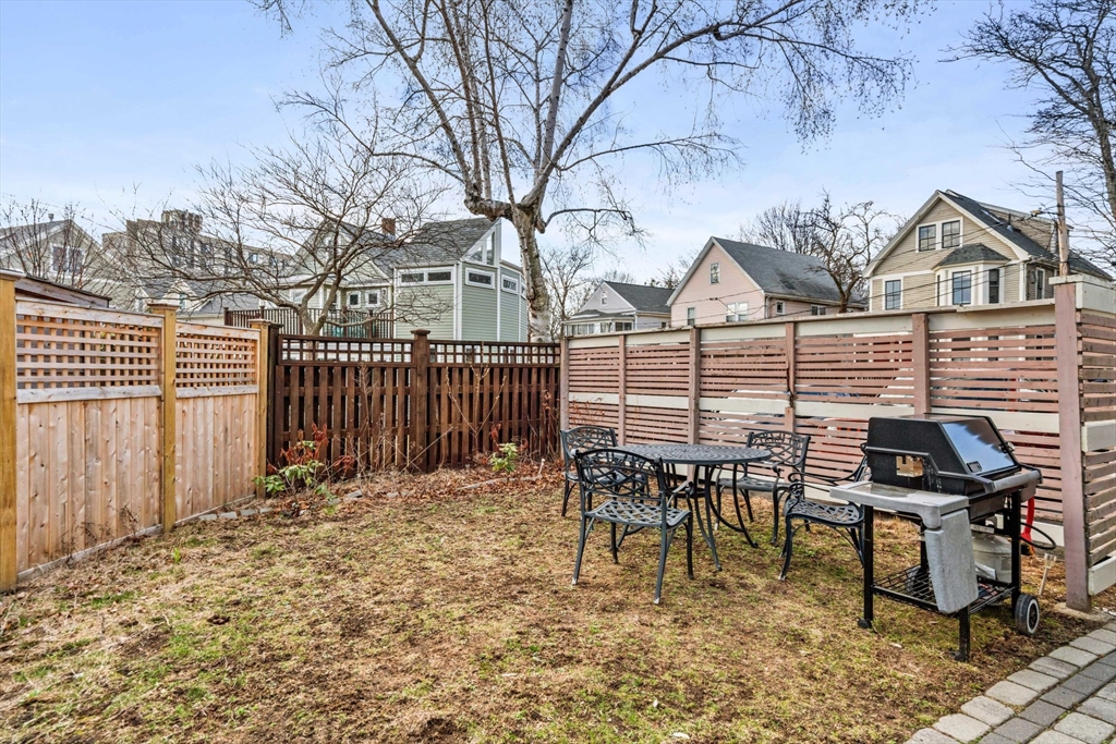 3 bed, 1 bath apartment for rent at 54 Hubbard Unit 54, Neighborhood Nine — photo 9 of 11