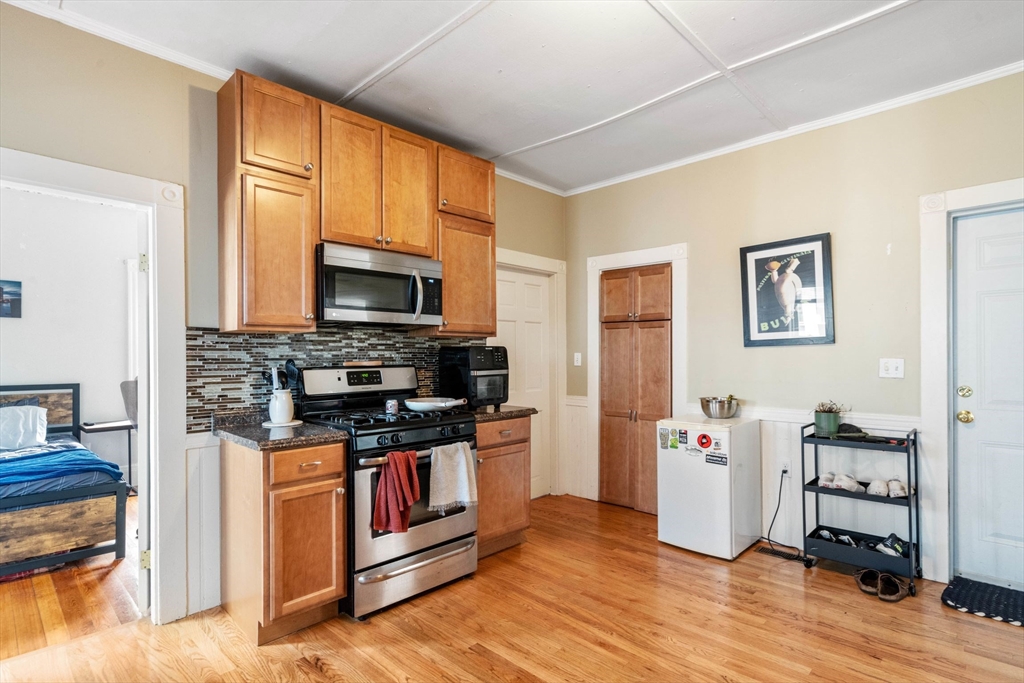 3 bed, 1 bath apartment for rent at 54 Hubbard Unit 54, Neighborhood Nine — photo 6 of 11