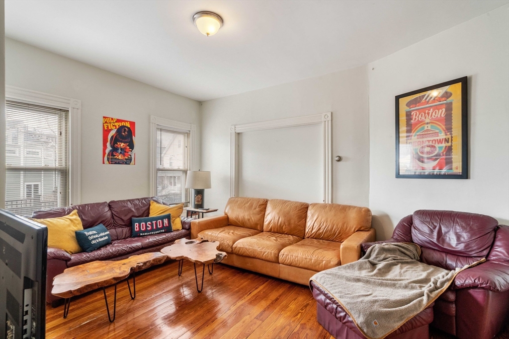 3 bed, 1 bath apartment for rent at 54 Hubbard Unit 54, Neighborhood Nine — photo 2 of 11