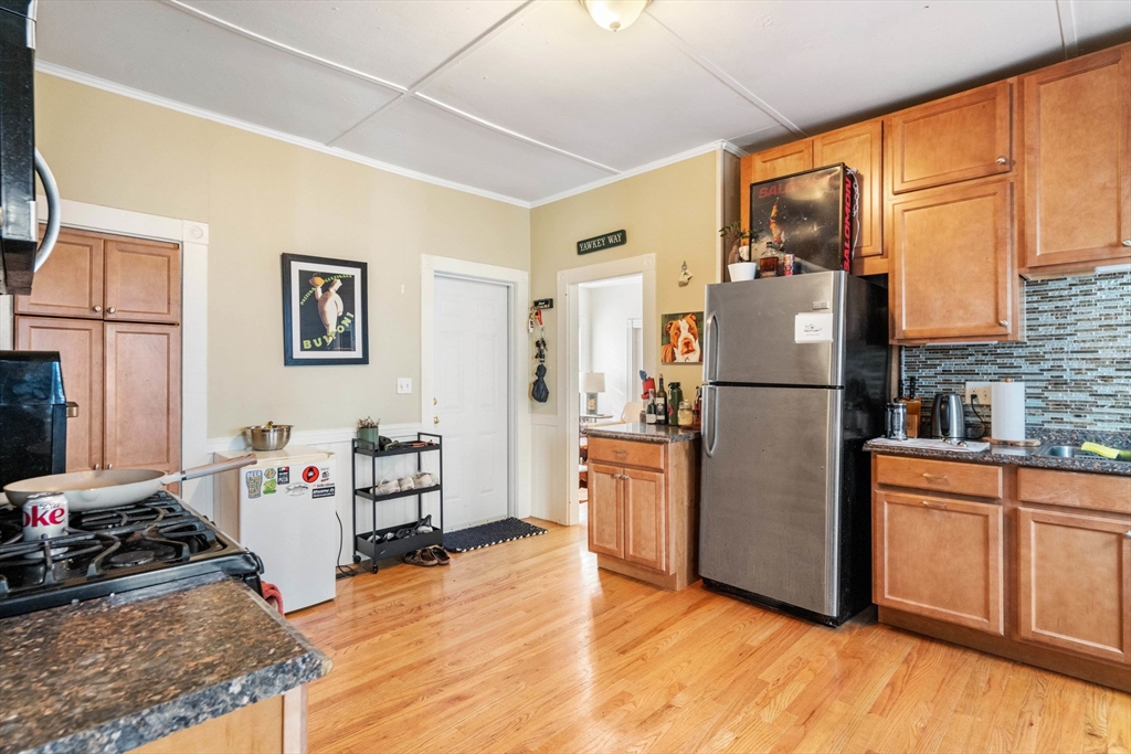 3 bed, 1 bath apartment for rent at 54 Hubbard Unit 54, Neighborhood Nine — photo 7 of 11