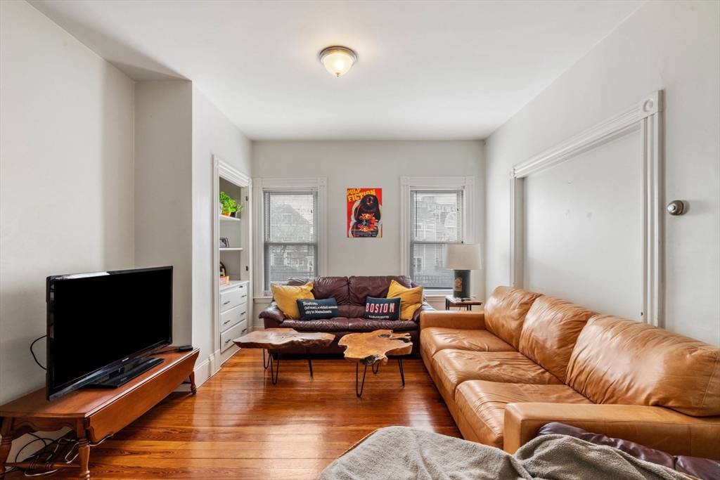 3 bed, 1 bath apartment for rent at 54 Hubbard Unit 54, Neighborhood Nine — photo 1 of 11