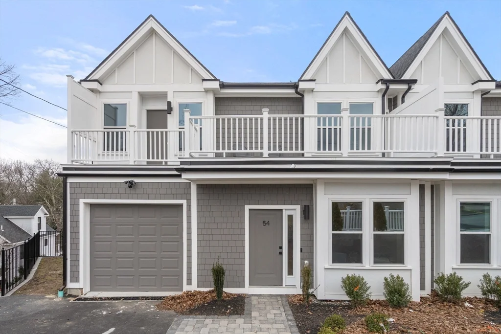 4 bed, 3 bath apartment for rent at 54 Indiana Ter Unit 54, Newton Upper Falls — photo 1 of 25