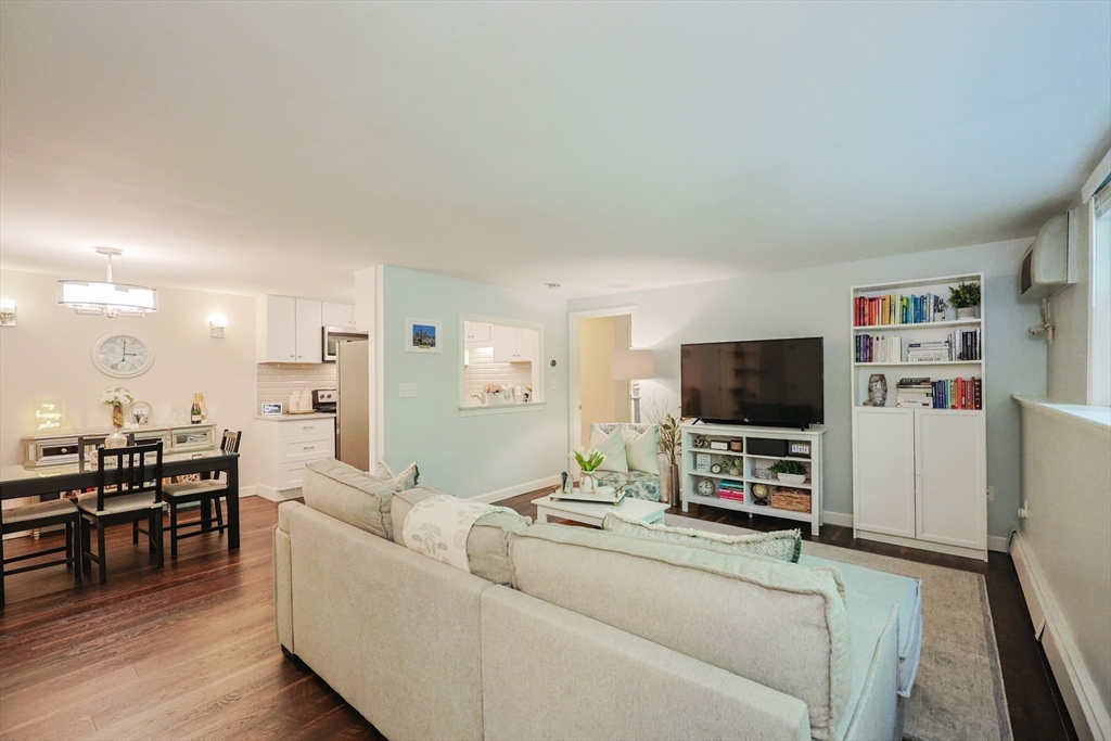 1 bed, 1 bath apartment for rent at 54 Jacqueline Rd Unit 3, Waltham — photo 3 of 16