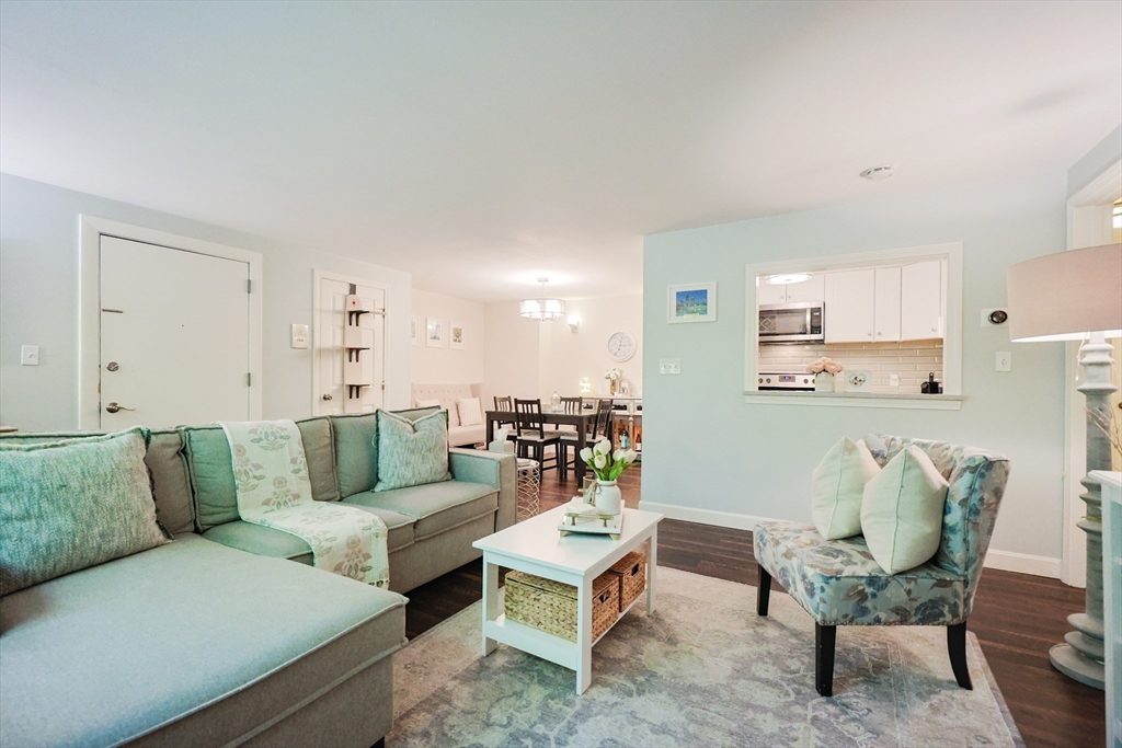 1 bed, 1 bath apartment for rent at 54 Jacqueline Rd Unit 3, Waltham — photo 5 of 16