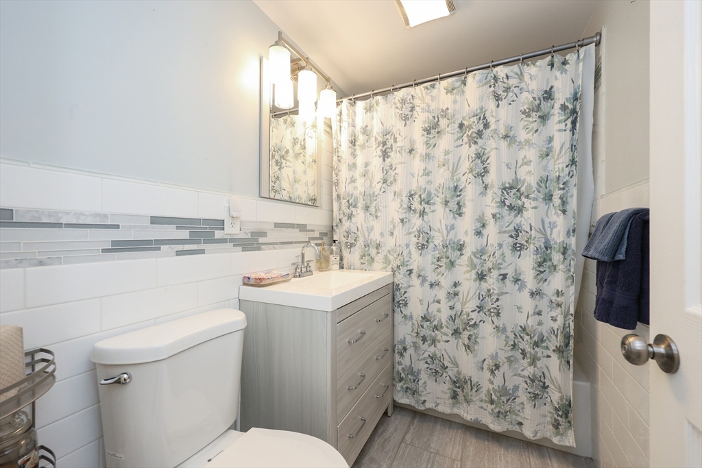 1 bed, 1 bath apartment for rent at 54 Jacqueline Rd Unit 3, Waltham — photo 13 of 16