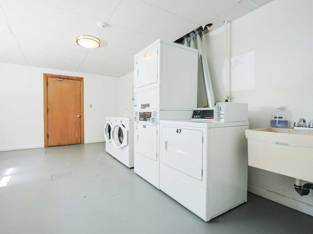 1 bed, 1 bath apartment for rent at 54 Jacqueline Rd Unit 3, Waltham — photo 14 of 16