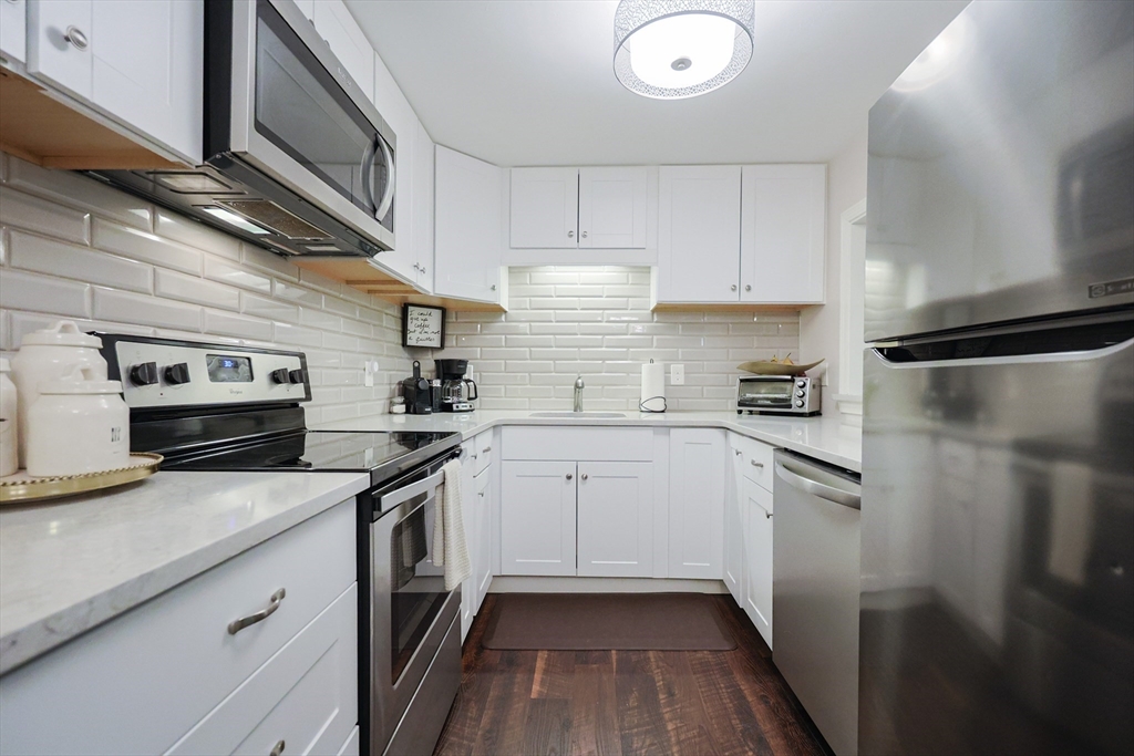 1 bed, 1 bath apartment for rent at 54 Jacqueline Rd Unit 3, Waltham — photo 8 of 16