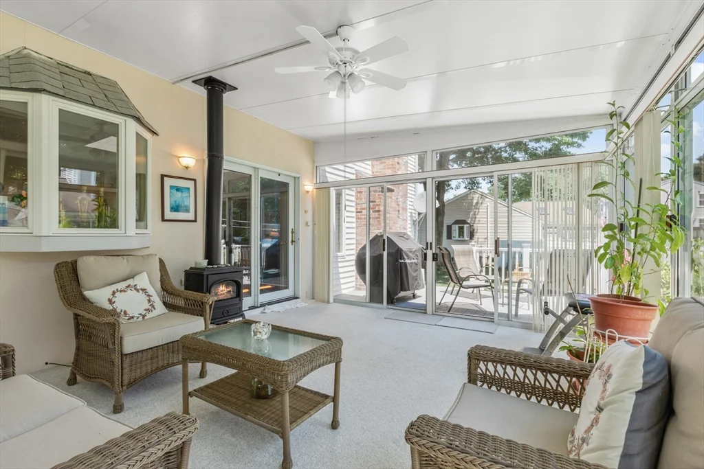 3 bed, 3 bath apartment for rent at 54 Jennifer Rd, Pawtucketville — photo 8 of 21