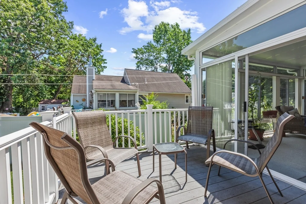 3 bed, 3 bath apartment for rent at 54 Jennifer Rd, Pawtucketville — photo 19 of 21