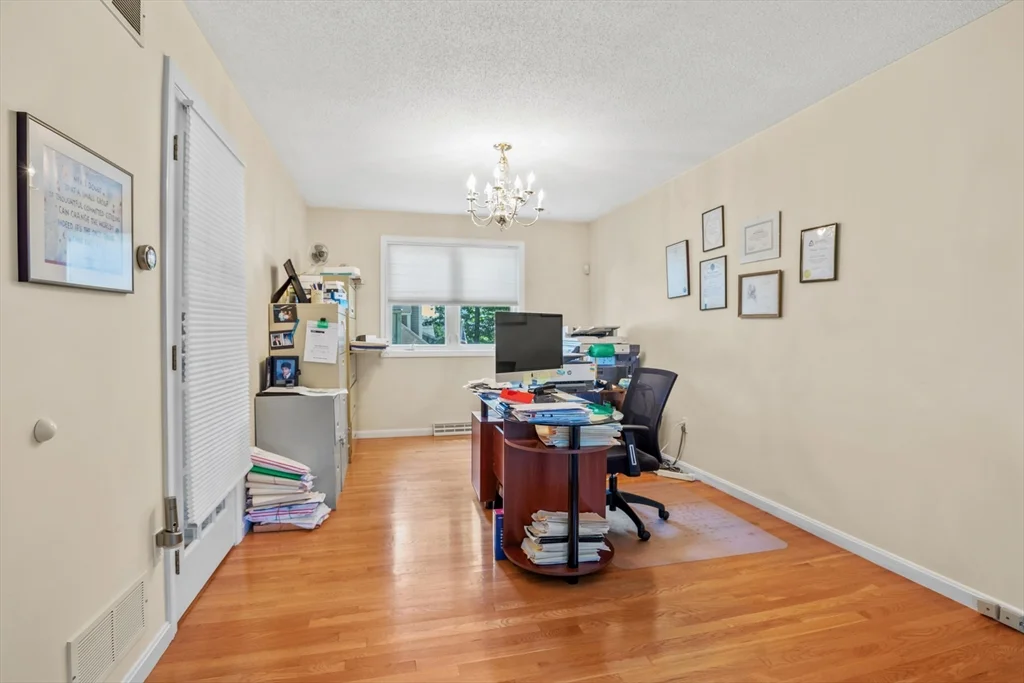 3 bed, 3 bath apartment for rent at 54 Jennifer Rd, Pawtucketville — photo 10 of 21