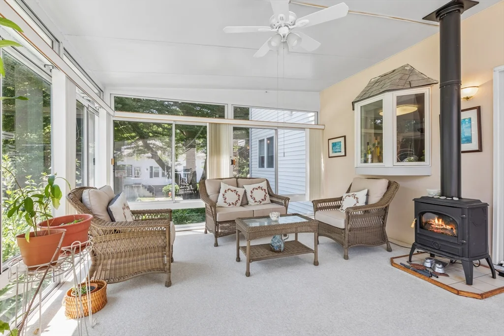 3 bed, 3 bath apartment for rent at 54 Jennifer Rd, Pawtucketville — photo 7 of 21