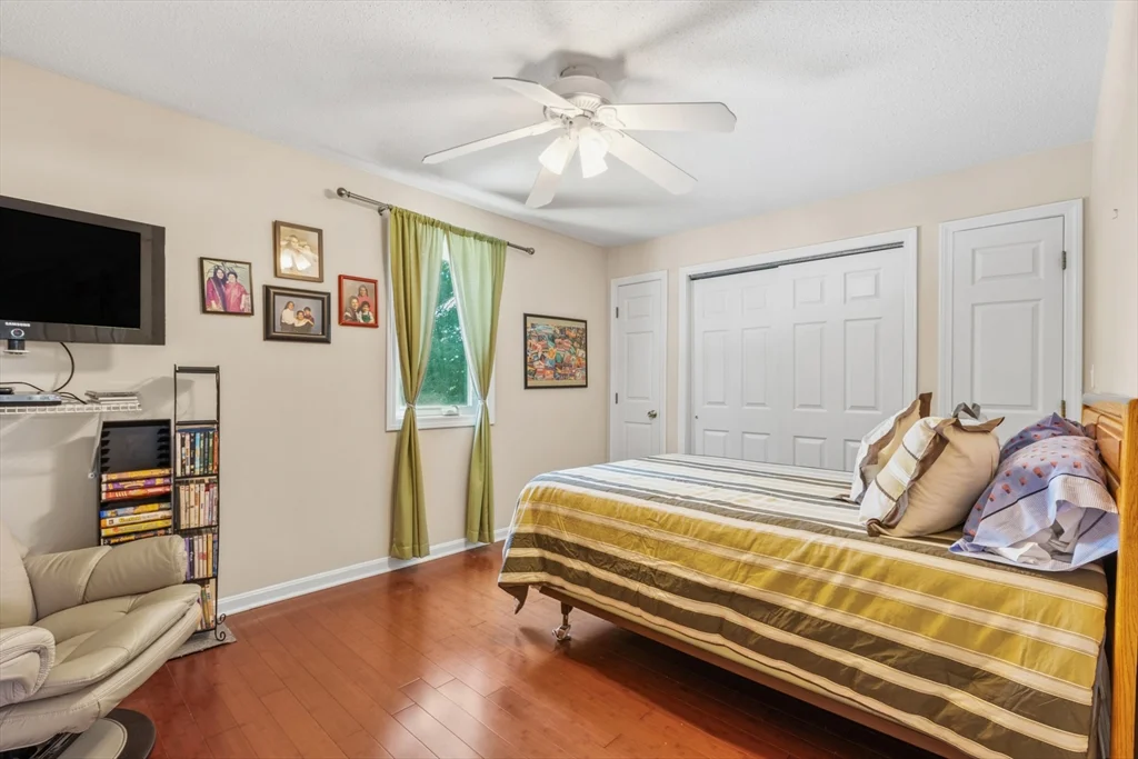 3 bed, 3 bath apartment for rent at 54 Jennifer Rd, Pawtucketville — photo 13 of 21