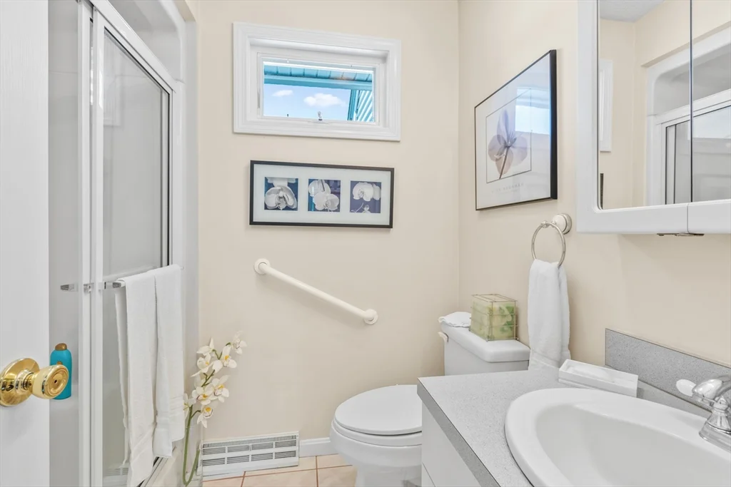 3 bed, 3 bath apartment for rent at 54 Jennifer Rd, Pawtucketville — photo 9 of 21