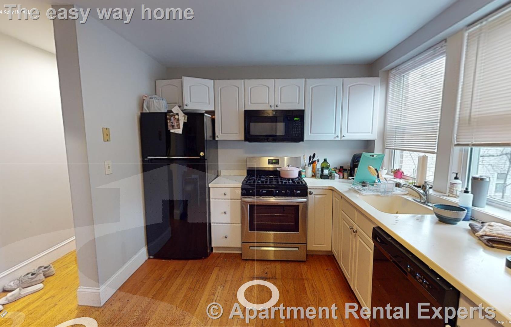 3 bed, 1 bath apartment for rent at 54 Kelly Rd Unit 2L, Central Square — photo 3 of 8