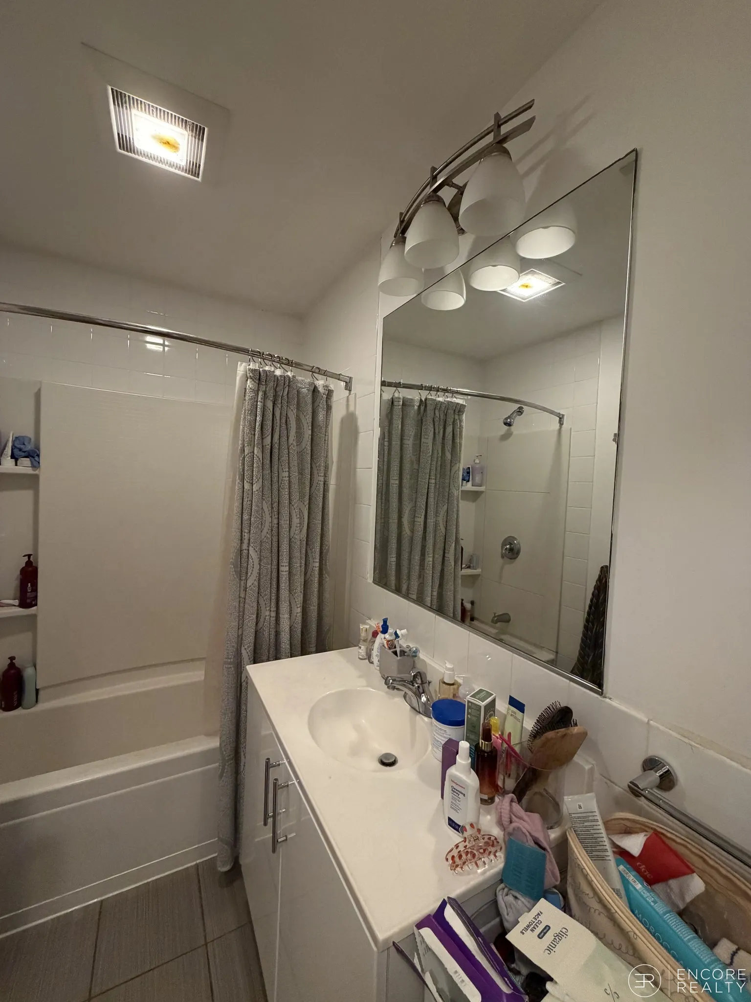 3 bed, 1.5 bath apartment for rent at 54 Kent St Unit 1A, Brookline Village — photo 7 of 30