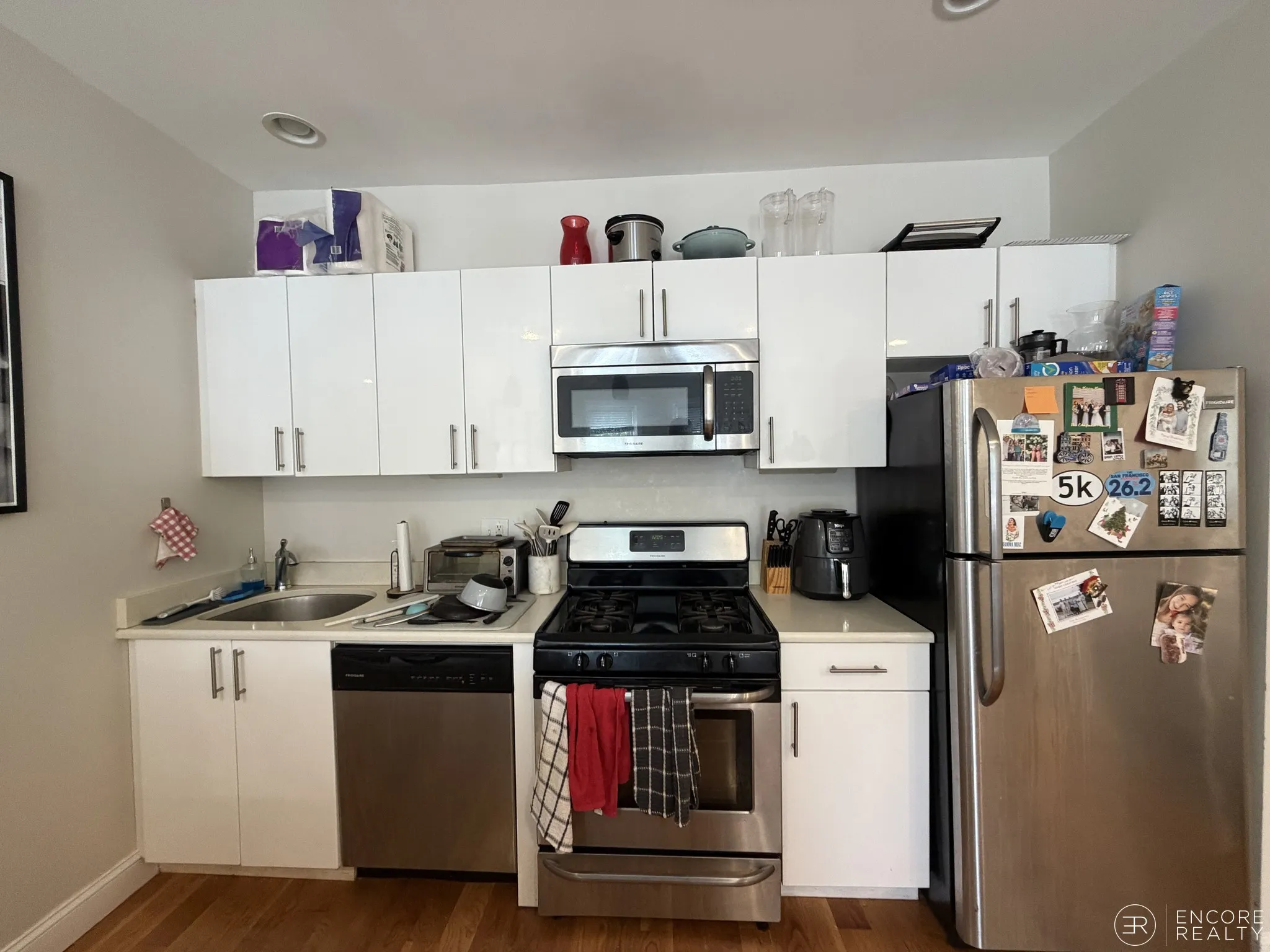 3 bed, 1.5 bath apartment for rent at 54 Kent St Unit 1A, Brookline Village — photo 5 of 30