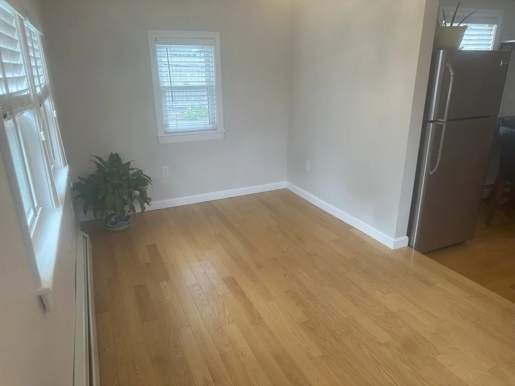 1 bed, 1 bath apartment for rent at 54 Lennox Ave Unit 1, Nahant — photo 5 of 12