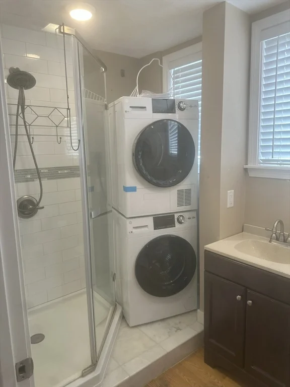 1 bed, 1 bath apartment for rent at 54 Lennox Ave Unit 1, Nahant — photo 11 of 12