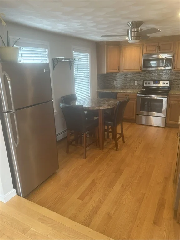 1 bed, 1 bath apartment for rent at 54 Lennox Ave Unit 1, Nahant — photo 4 of 12