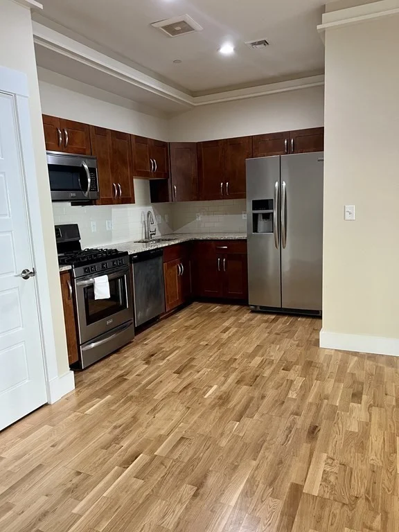 2 bed, 2 bath apartment for rent at 54 Loomis Unit 2102, Bedford — photo 3 of 12