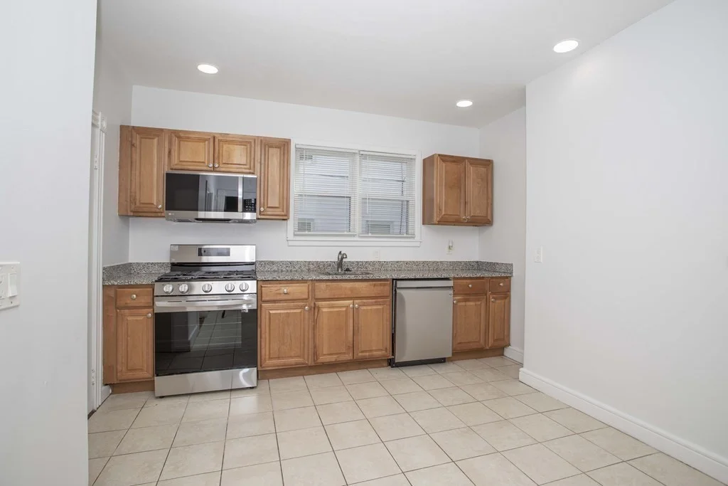 3 bed, 1 bath apartment for rent at 54 Msgr Patrick J Lydon Way Unit 1, Dorchester — photo 11 of 24