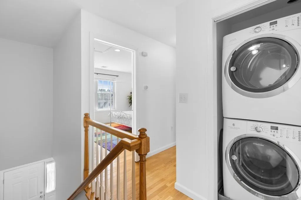 3 bed, 2.5 bath apartment for rent at 54 Myrtle St Unit 2, East Somerville — photo 13 of 17