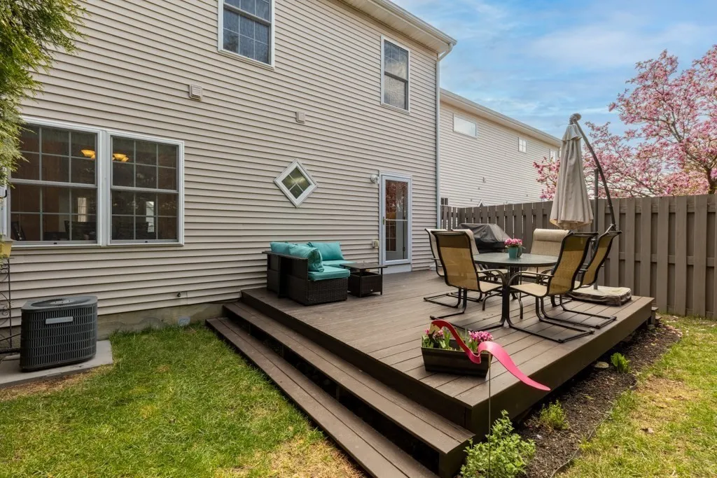3 bed, 2.5 bath apartment for rent at 54 Myrtle St Unit 2, East Somerville — photo 14 of 17