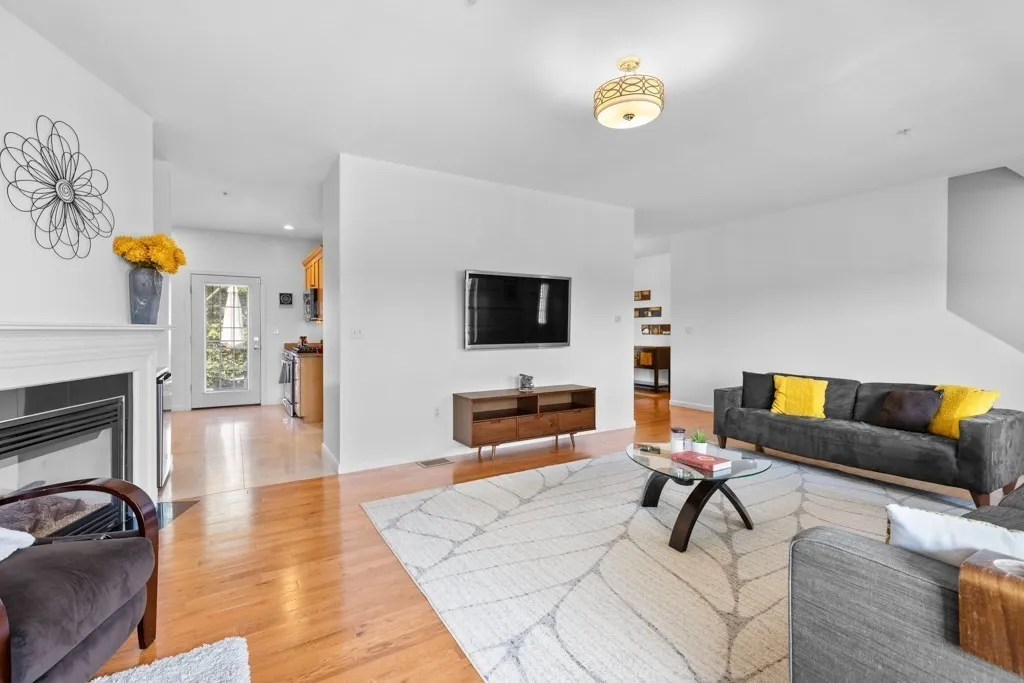 3 bed, 2.5 bath apartment for rent at 54 Myrtle St Unit 2, East Somerville — photo 1 of 17
